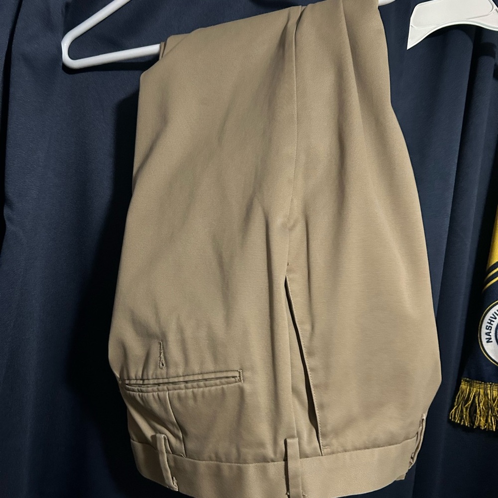 Dockers Signature Khaki Classic Fit Pants